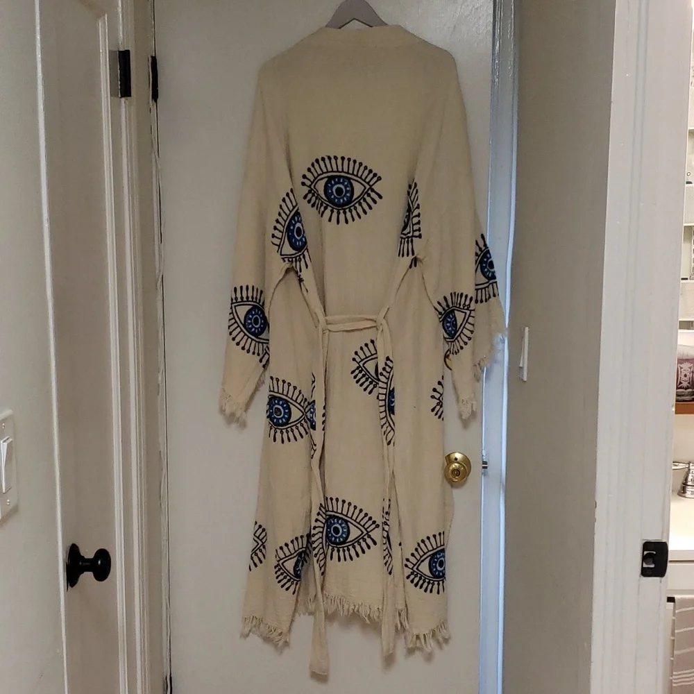 Cream Robe - Picture 6 of 6
